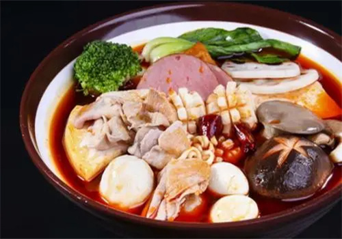 大舌头麻辣烫美食加盟