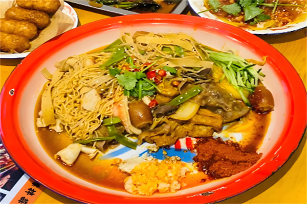 宋超麻辣烫麻辣拌加盟