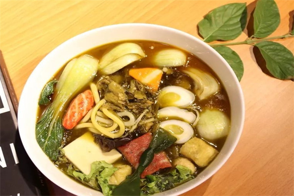 烫酸爽麻辣烫加盟