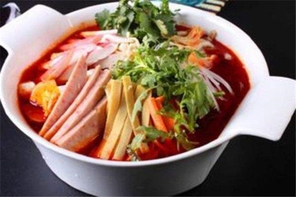 鸿鼎麻辣烫加盟