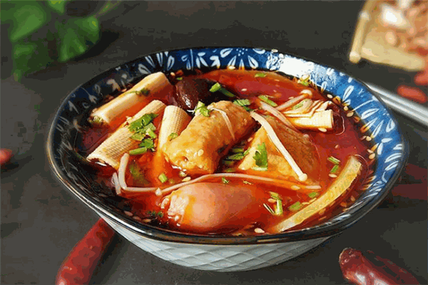 串串很忙骨汤麻辣烫加盟