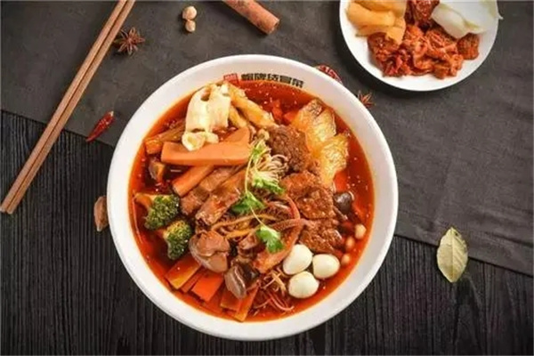 辣拾叁老成都麻辣烫加盟