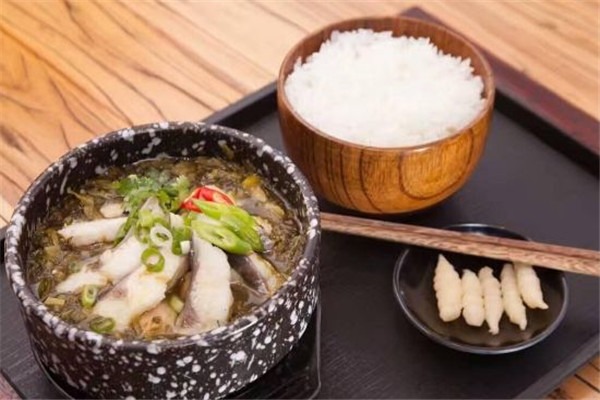 渔青城酸菜鱼加盟