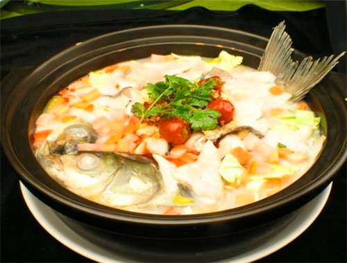 学子居大盘鸡酸菜鱼加盟