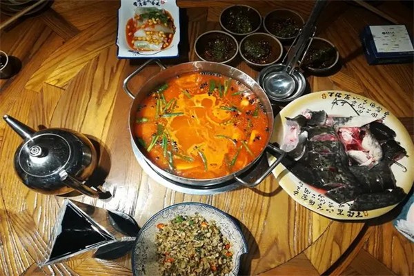 吊角楼苗家酸汤鱼加盟