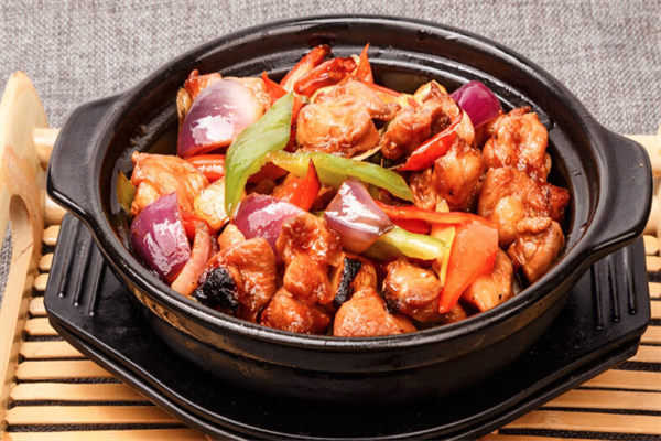 中肴黄焖鸡米饭加盟