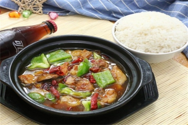 儒家阁黄焖鸡米饭加盟