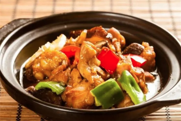 沈师傅黄焖鸡米饭砂锅米线加盟