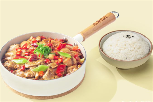 小禾山炒鸡米饭加盟