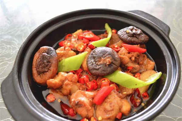 耿记黄焖鸡米饭加盟