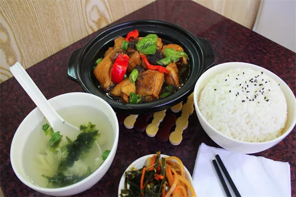 强仔黄焖鸡米饭加盟