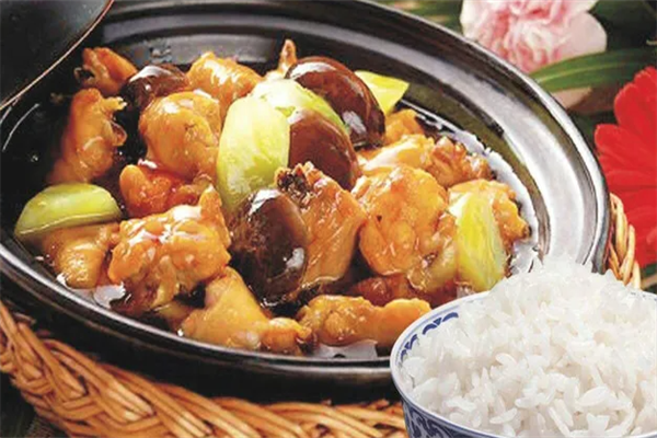 女汉子黄焖鸡米饭加盟