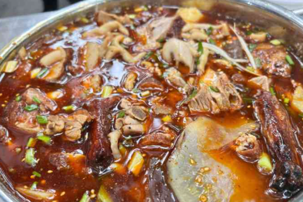 辣嘴妹老成都冒烤鸭加盟