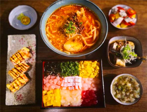 牙门轻食料理加盟