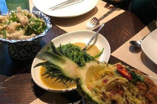 伍月泰泰式餐厅加盟