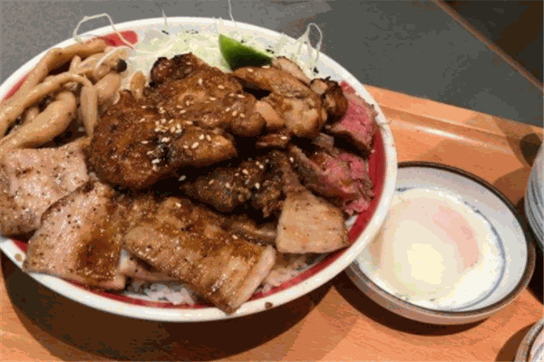 七丼日式烧肉饭加盟