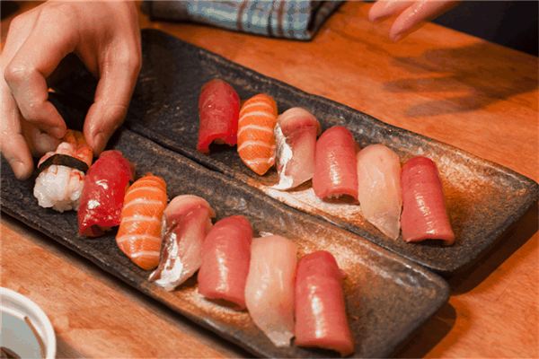 歌行灯日本料理加盟