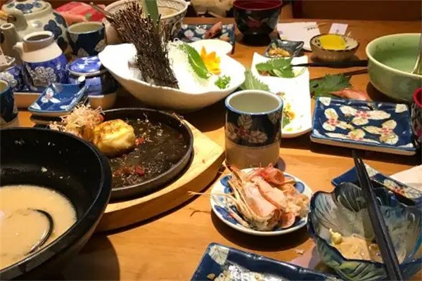 屋岩日式精致料理加盟