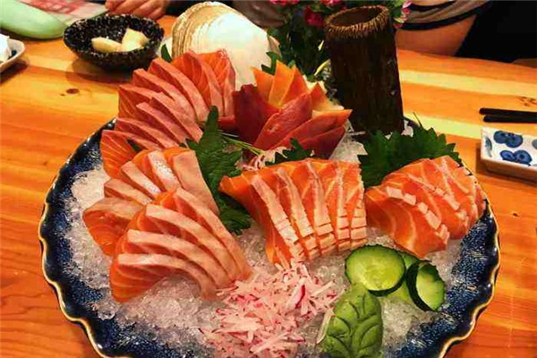 鱼四季日本料理加盟