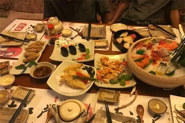 新宿一番街锅物料理加盟