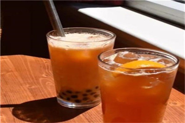 乌名见客奶茶加盟