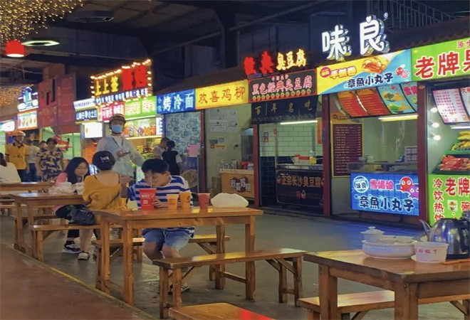 万象城美食广场加盟
