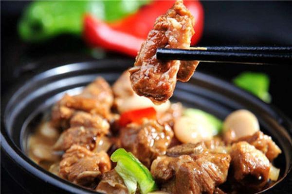 一鲁轩黄焖鸡加盟