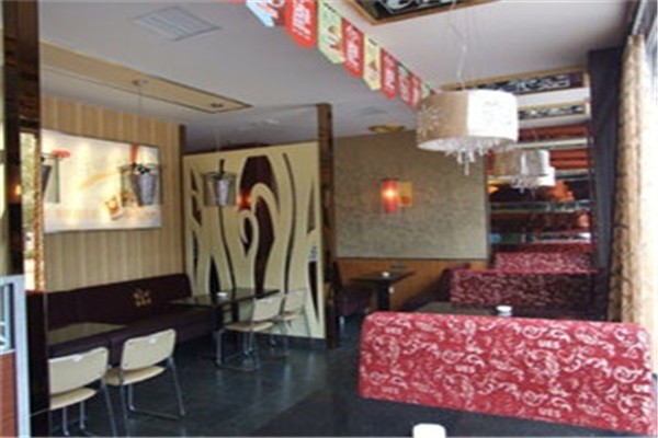开心小站休闲茶餐厅加盟