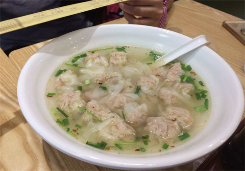 金言馄饨店加盟