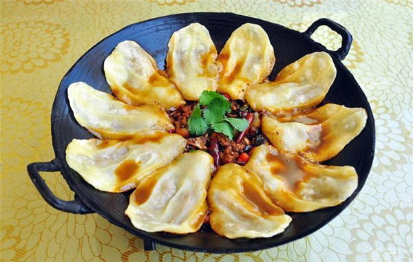 大头小两口地锅鸡加盟