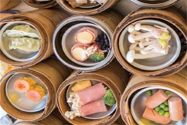 十八味蒸鲜焖肉饭加盟