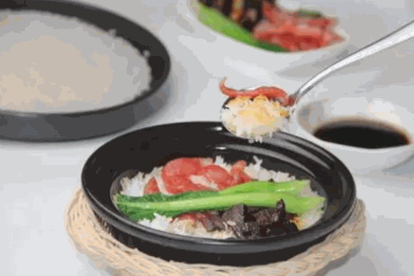 鸽王煲仔饭加盟