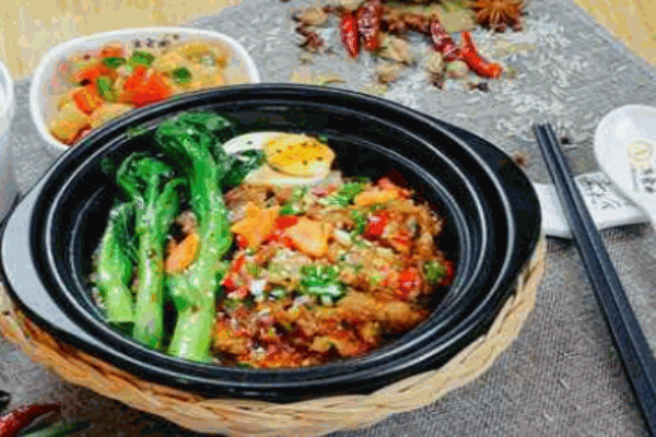 香盈煲仔饭加盟