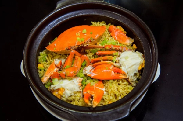 蟹洞煲仔饭加盟