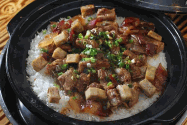 禾味记煲仔饭加盟