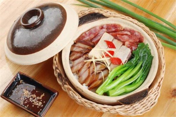 百万自助煲仔饭加盟