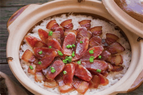 小锅锅煲仔饭加盟