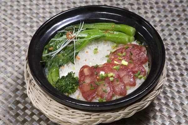 香缘居煲仔饭加盟