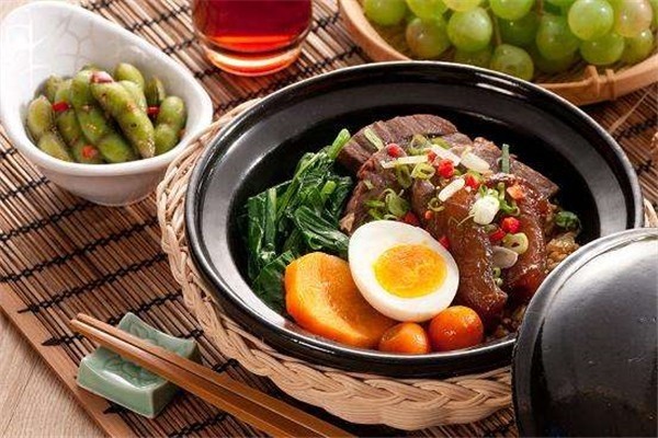 湘里人煲仔饭加盟