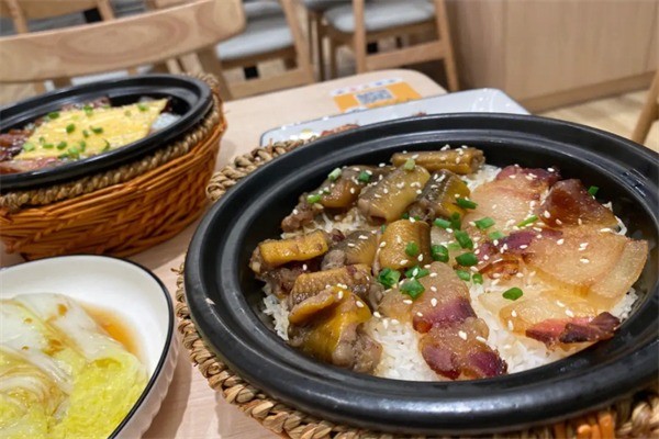 众缘居煲仔饭店加盟