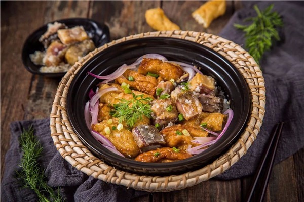 煲打天下煲仔饭加盟