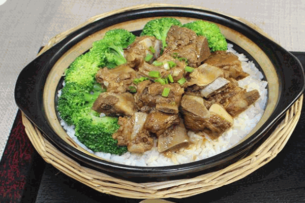 小二煲仔饭加盟