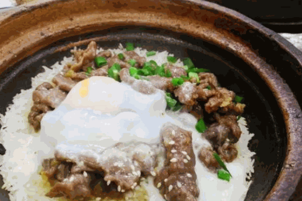 禾辛广味煲仔饭加盟
