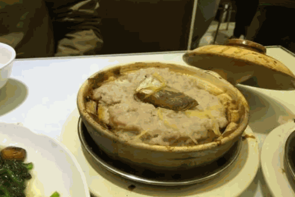 阿伟煲仔饭加盟