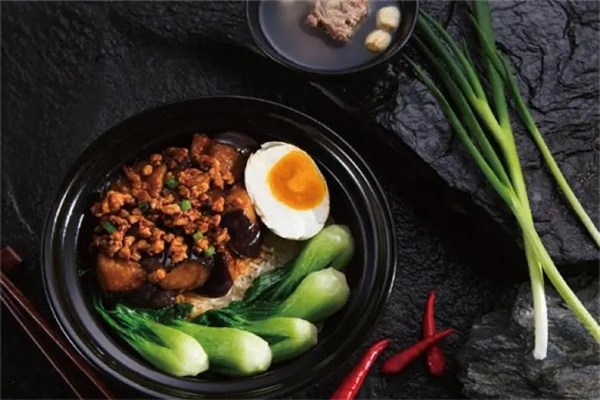 小聚煲仔饭加盟