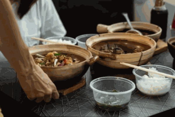 西营盘煲仔饭加盟