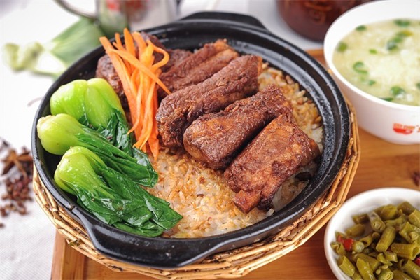 龙广煲仔饭加盟