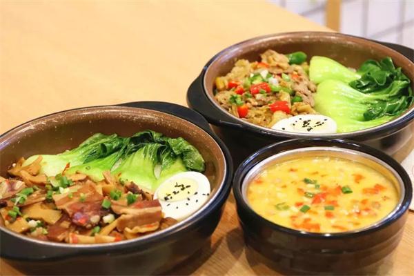 甬一煲仔饭加盟