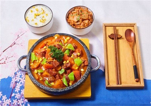 俊俊煲仔饭加盟