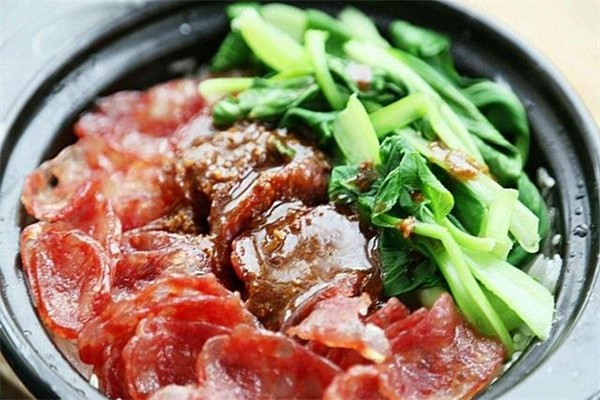 新味绝煲仔饭加盟